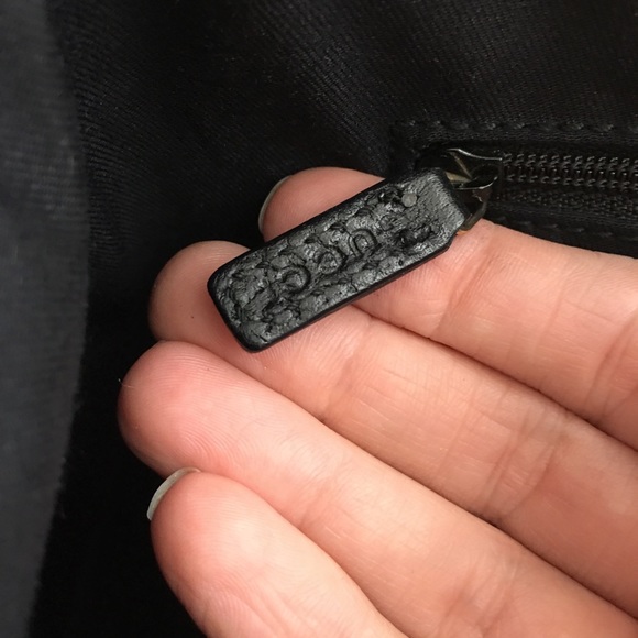 Authentic Gucci Abbey black monogram canvas shoulder bag - Picture 16 of 16